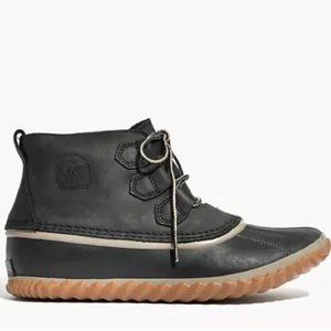 Sorel Out and About Boots SZ 8.5